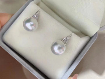 Diamond & South Sea pearl Earrings