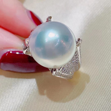 Diamond & South Sea pearl Ring