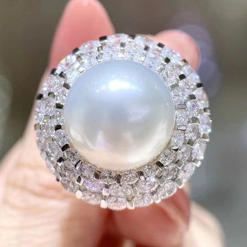 Venus | Diamond & South Sea pearl Ring