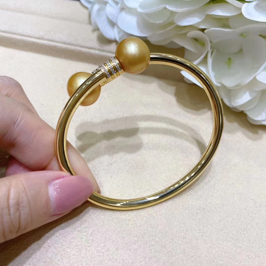 South Sea pearl Bangle