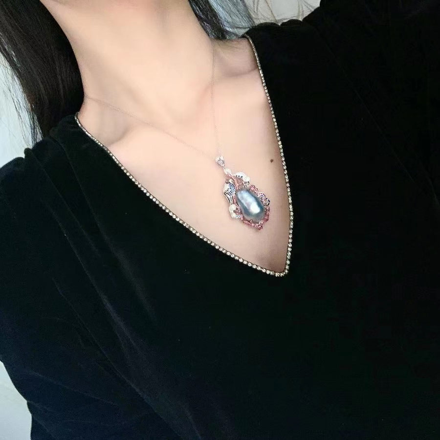 Sapphire & Baroque pearl Pendant