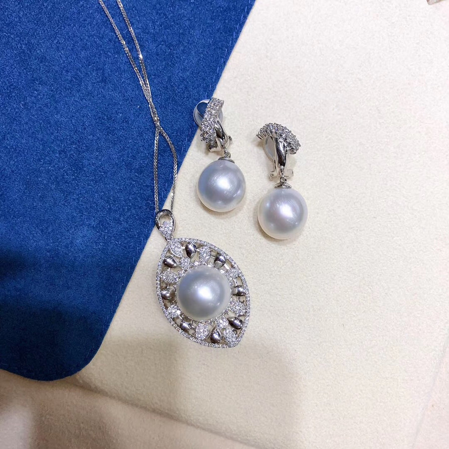 Diamond and South sea pearl pendant