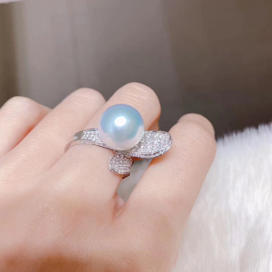 Diamond and Australian white south sea pearl ring