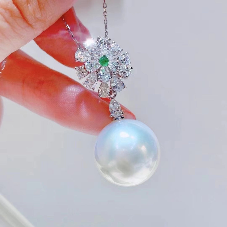 Diamond & South Sea pearl Pendant