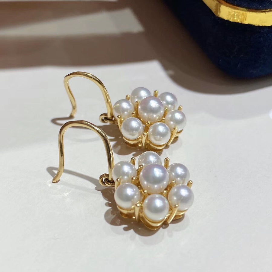 Flower Akoya pearl earrings