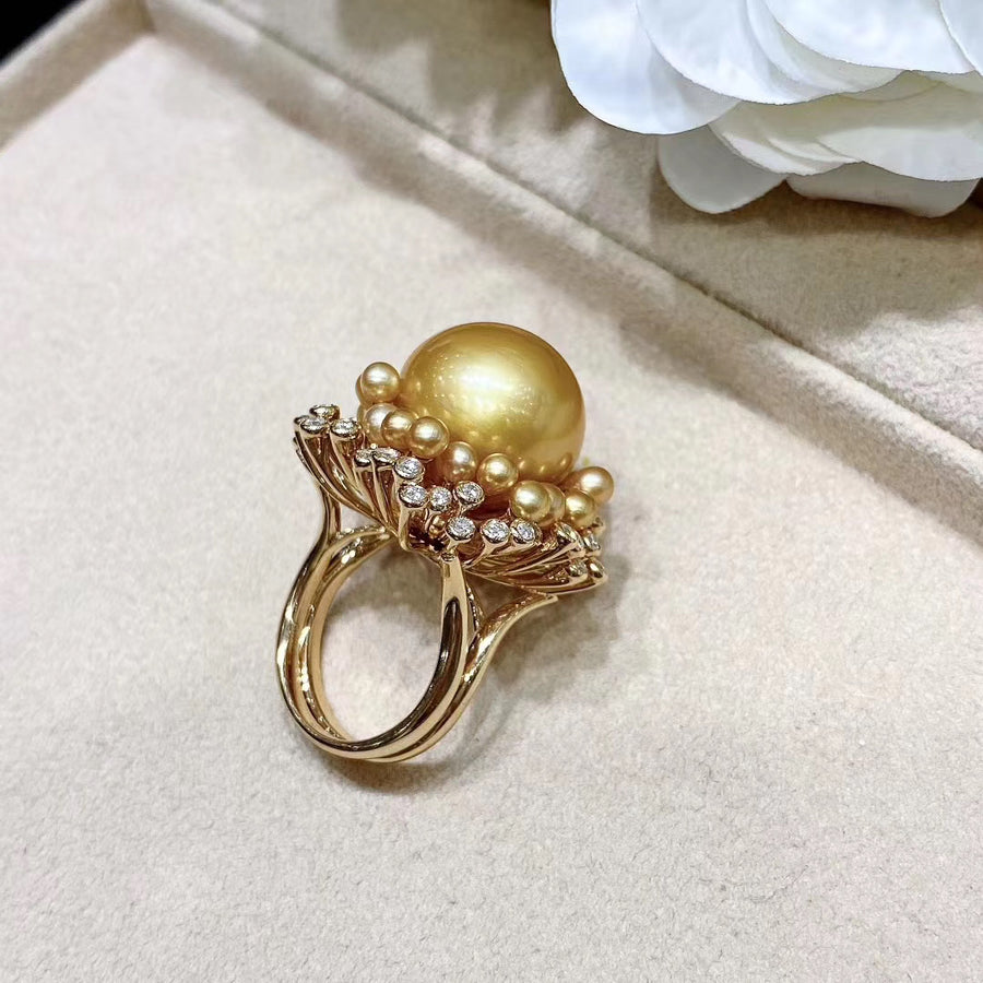 Diamond & South Sea pearl Ring