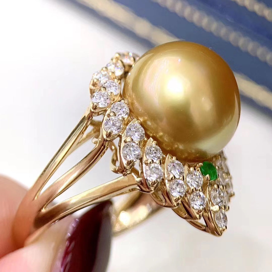 Diamond & Chakin Golden south sea pearl Ring