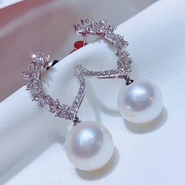 Venus | Diamond & South Sea pearl Earrings