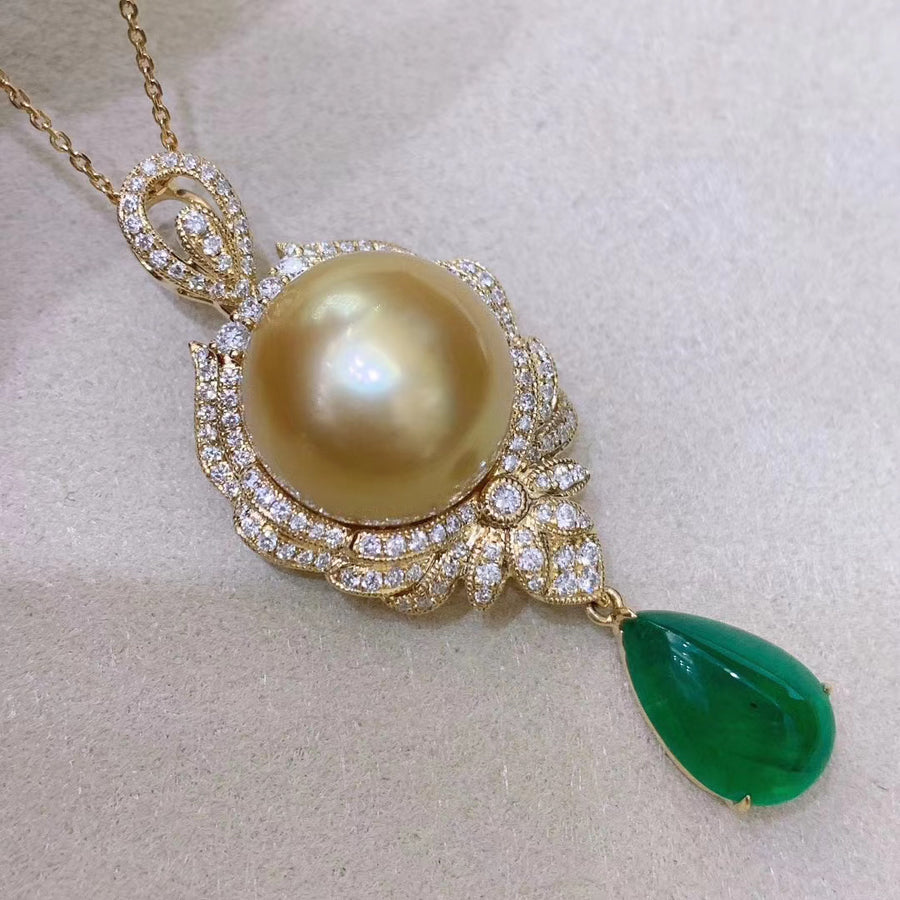 Emerald & South Sea pearl Pendant