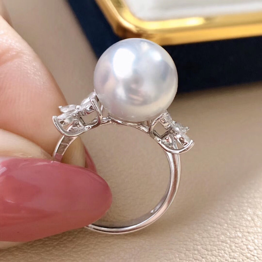 Diamond and south sea pearl ring