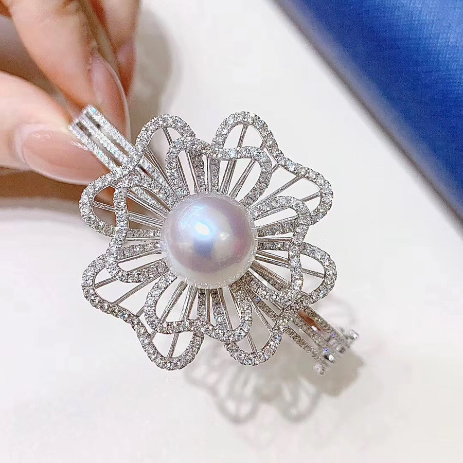 Diamond and South Sea pearl Bracelet
