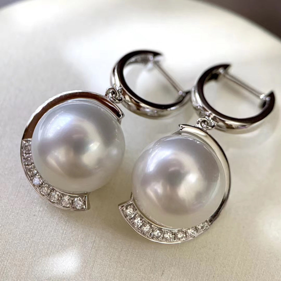 Diamond and South Sea pearl Earrings