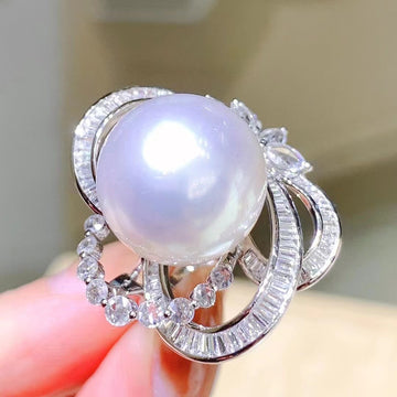 Diamond & South Sea pearl Ring