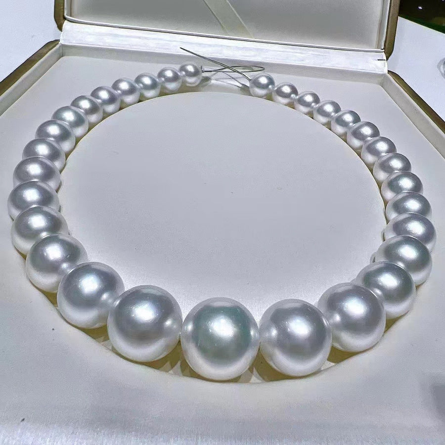Phoenix | 12.1-16.5mm South Sea pearl Necklace