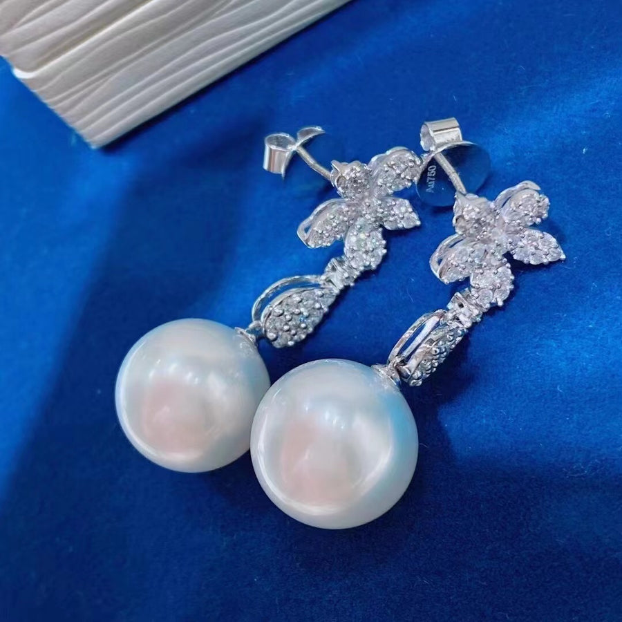 Diamond & South Sea pearl Earrings