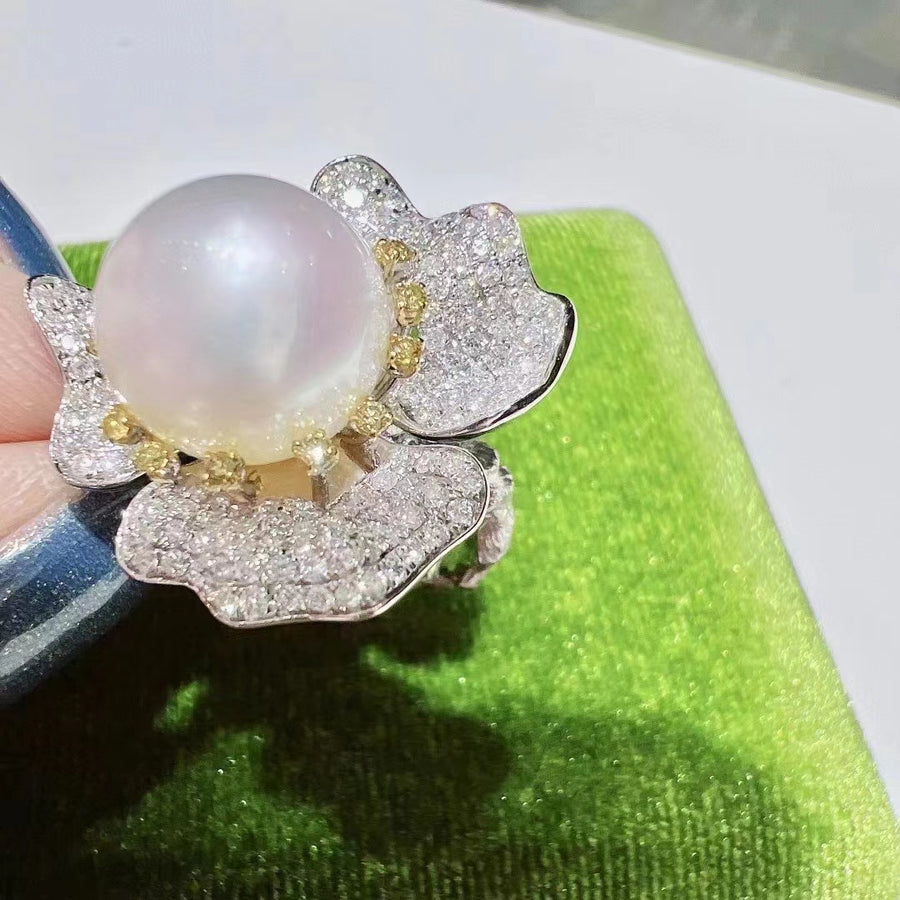 Diamond & South Sea pearl Ring