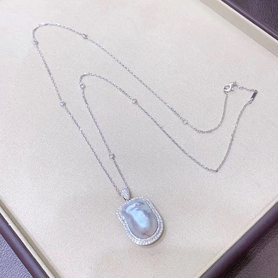 Diamond & Baroque pearl Pendant