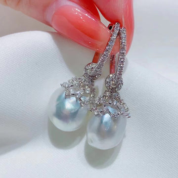 Diamond & Baroque pearl Earrings