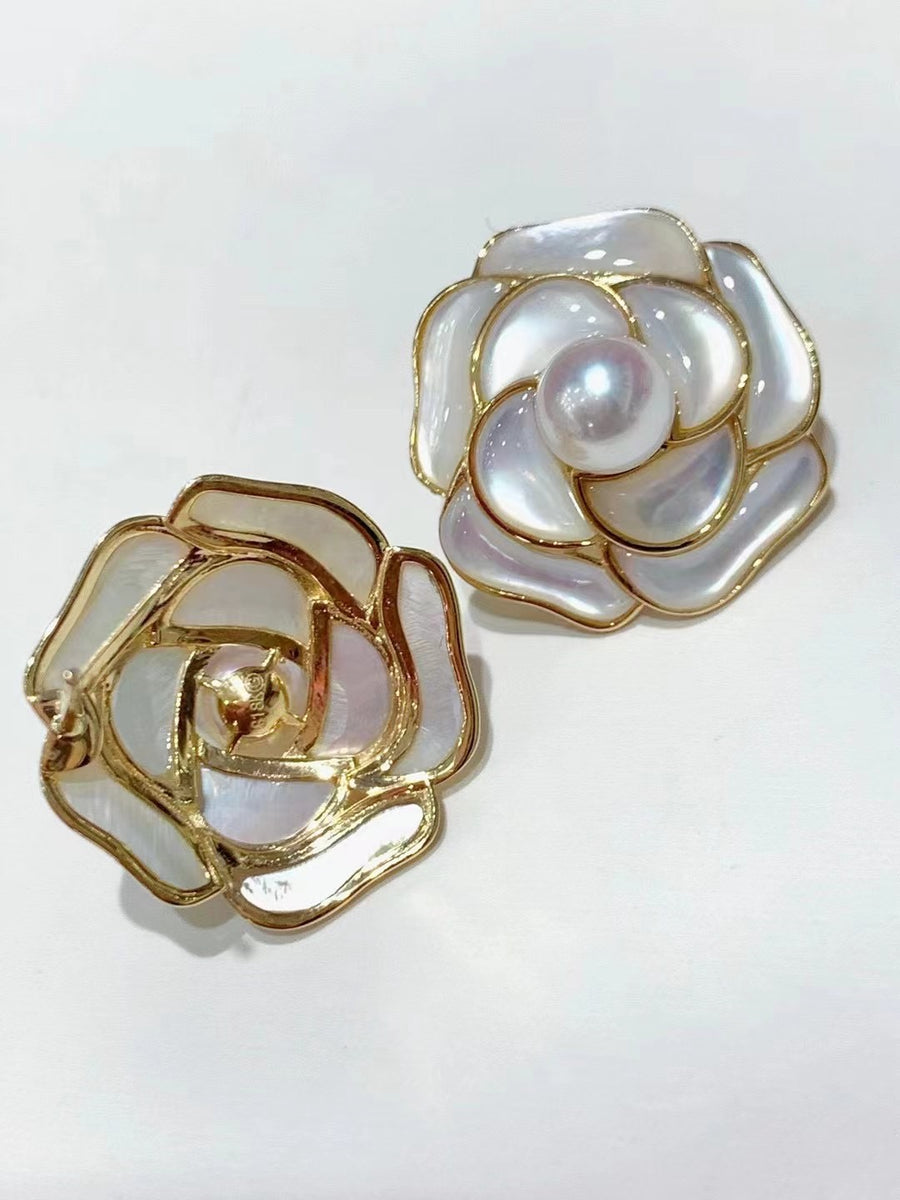Mother of pearl Ear Studs