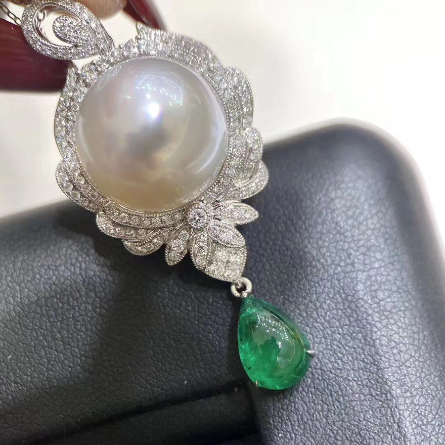 Emerald and South Sea pearl Pendant