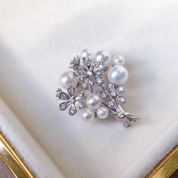 Diamond and Japanese akoya saltwater pearl Brooch/Pendant
