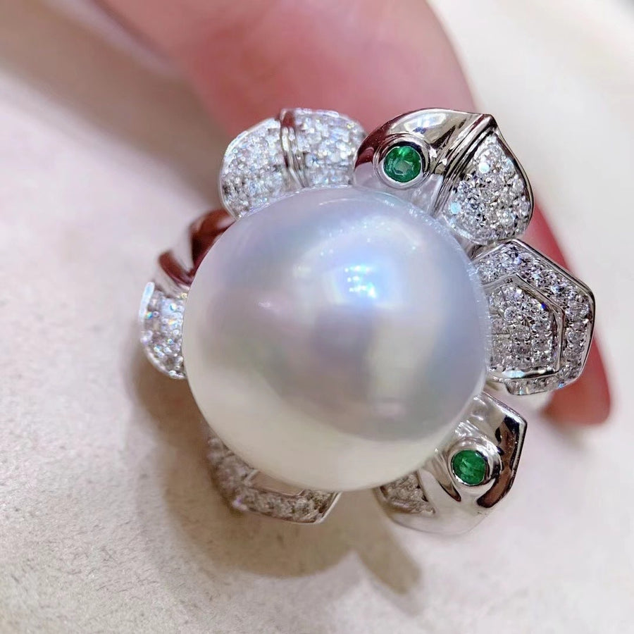 Diamond & South Sea pearl Ring