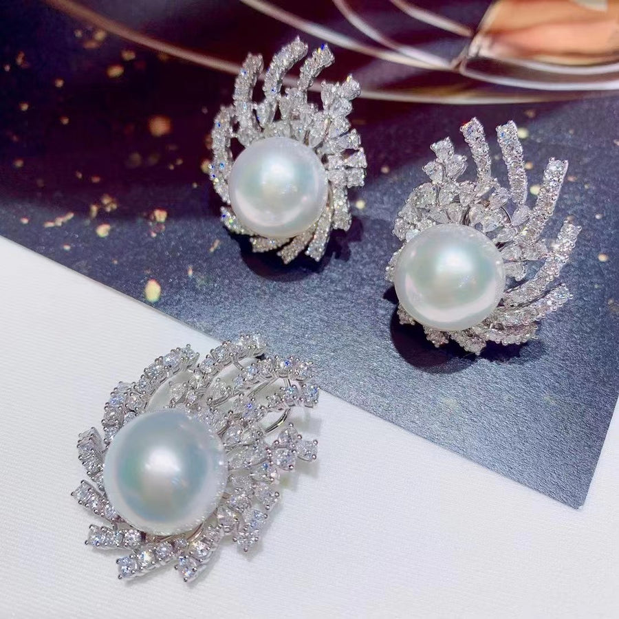 Venus | Diamond & South Sea pearl Earrings & Pendant