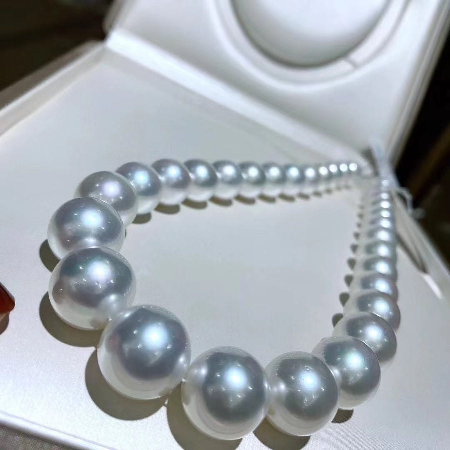 Venus | 13-15.8mm South Sea pearl Necklace