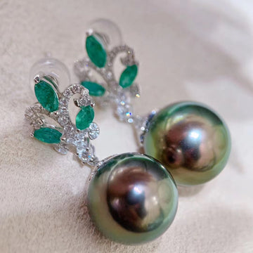 Diamond and Tahitian pearl Earrings