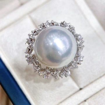 Diamond & South Sea pearl Ring