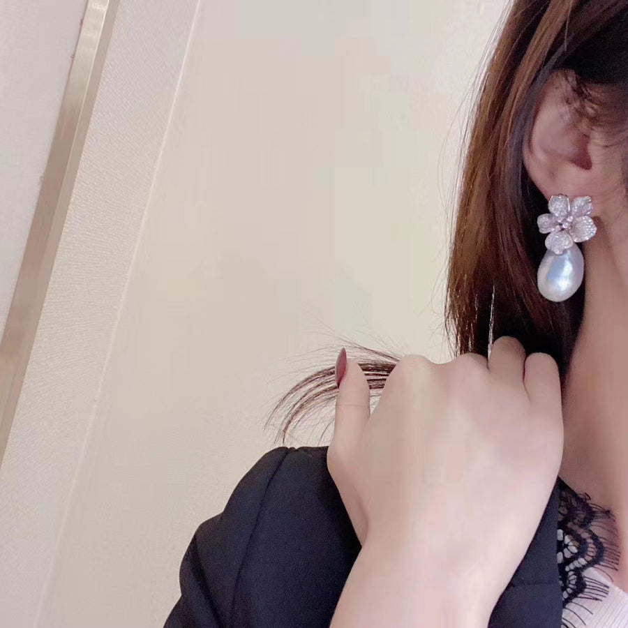 Diamond and Baroque pearl Earrings