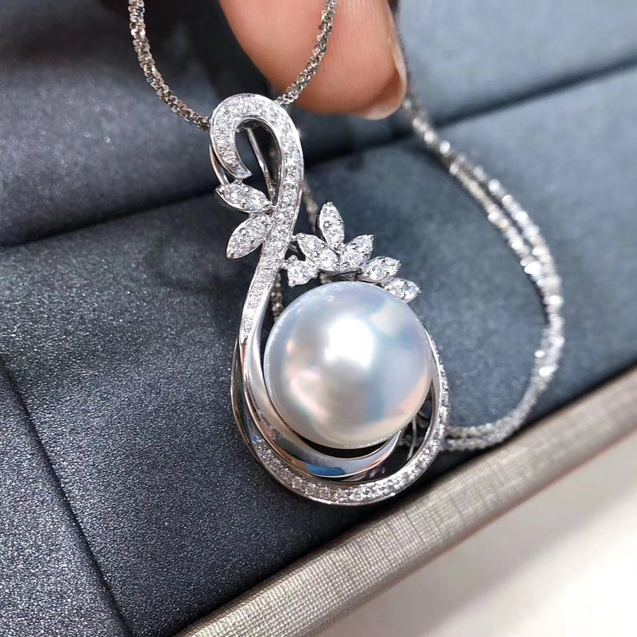 Diamond and South Sea pearl Pendant