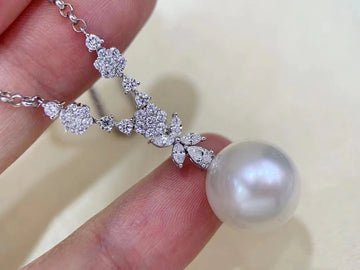 Venus | Diamond & South Sea pearl Necklace