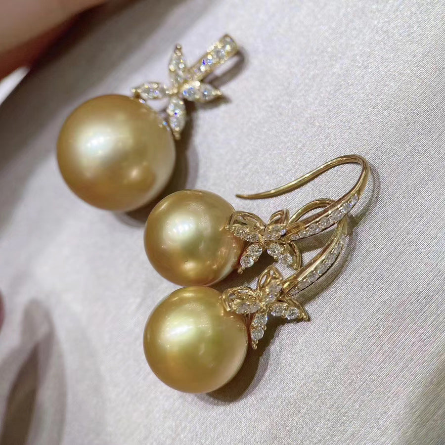 Diamond & South Sea pearl Earrings & Pendant Set